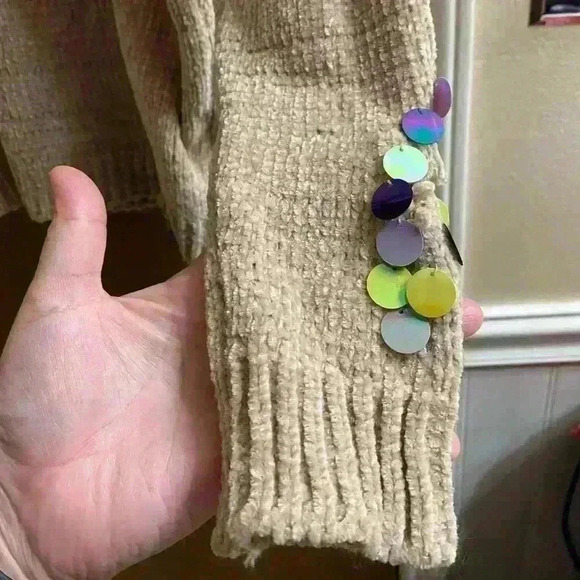 Grifflin Distressed Ripped Sweater with Multicolored Sequins Tan Size S/M Soft - Picture 10 of 12